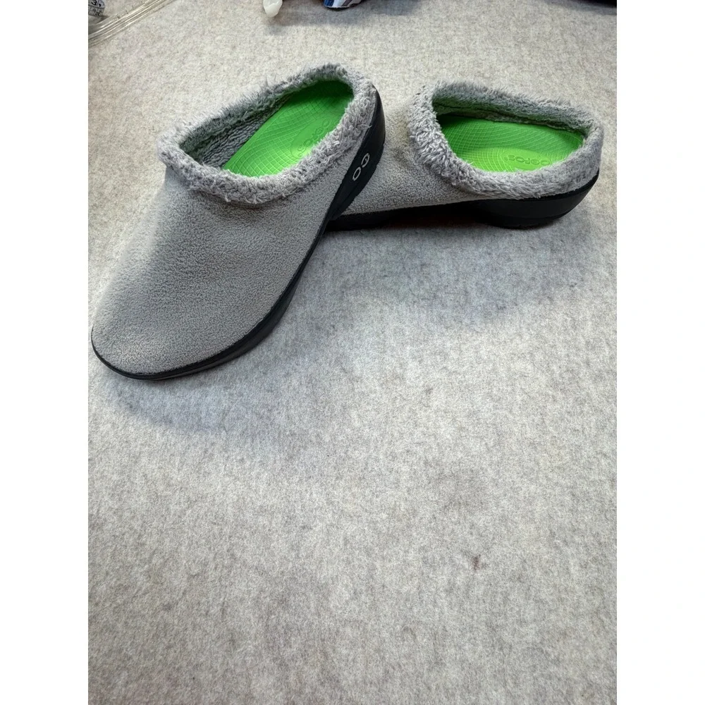 OOFOS OOCoogee Clogs Mens 11 Grey Green Fleece Lined Recovery Mules